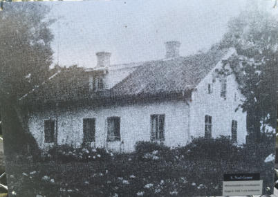 Mjölnarbostadens huvudbyggnad. Byggd år 1889. Finns fortfarande.