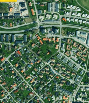 Satellitfoto från nutid över samma område av Näsby som de två äldre bilderna bredvid.